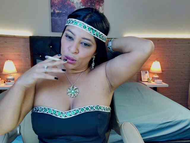 Lashmy111 webcam