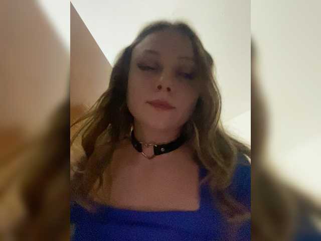 Entra en el chat con el modelo VixyVee VixyVee