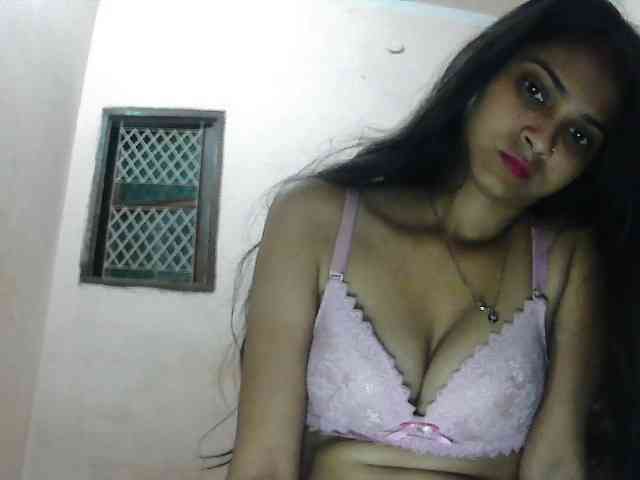 cute_Pihu webcam
