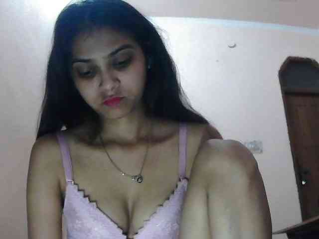 cute_Pihu webcam