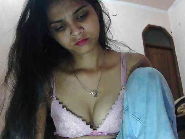 cute_Pihu webcam