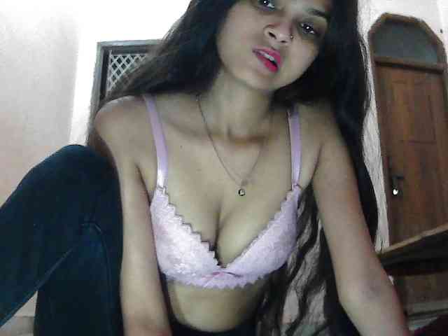 cute_Pihu webcam