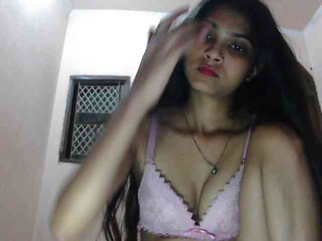 cute_Pihu webcam