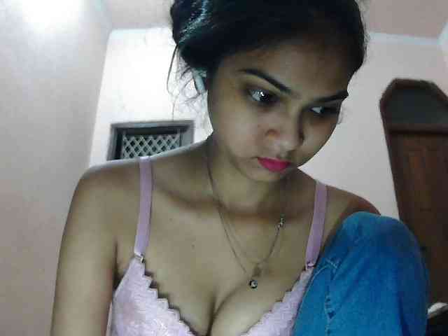 cute_Pihu webcam