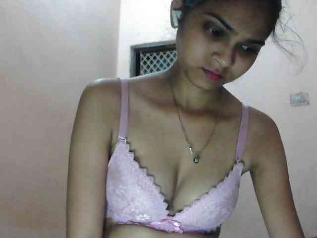 cute_Pihu webcam