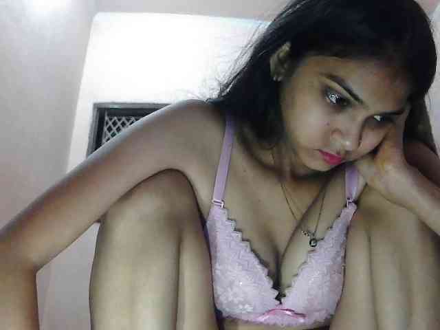 cute_Pihu webcam