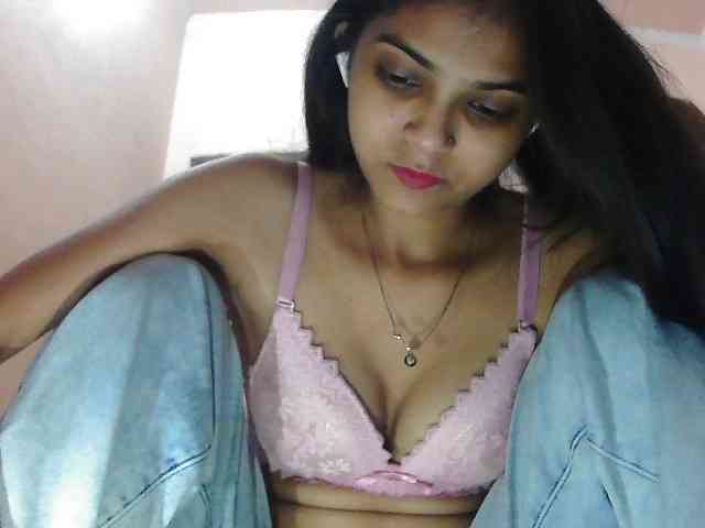 cute_Pihu webcam