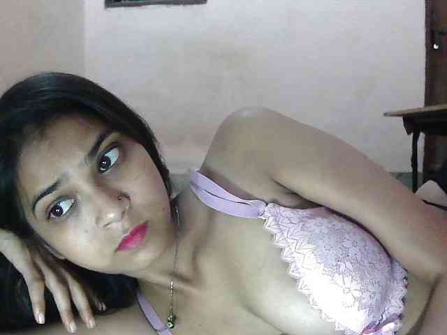 cute_Pihu webcam