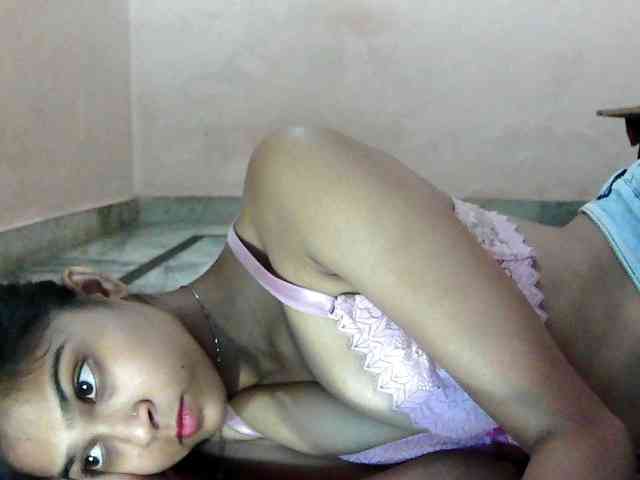 cute_Pihu webcam