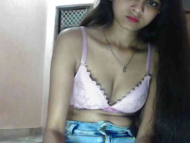 cute_Pihu webcam