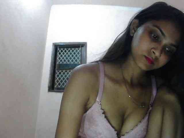 cute_Pihu webcam