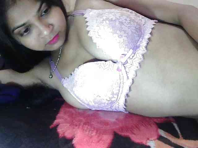 cute_Pihu webcam