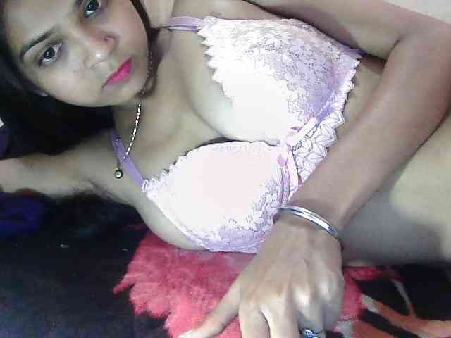 cute_Pihu webcam