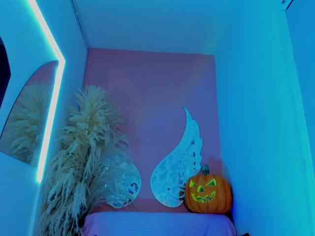 VivianneHart webcam