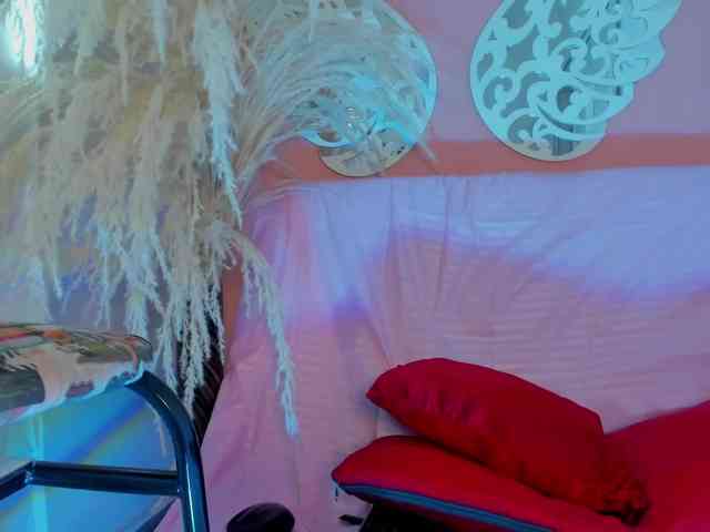 VivianneHart webcam