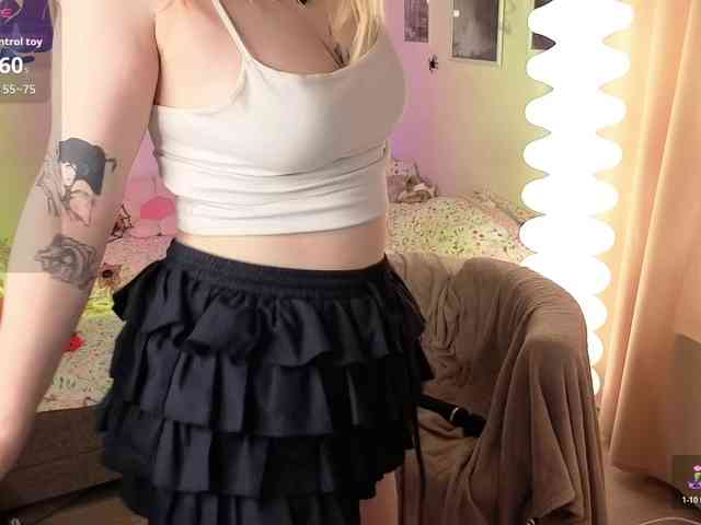 Essie-Fanning webcam