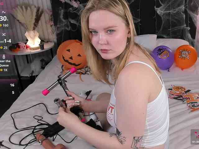Essie-Fanning webcam