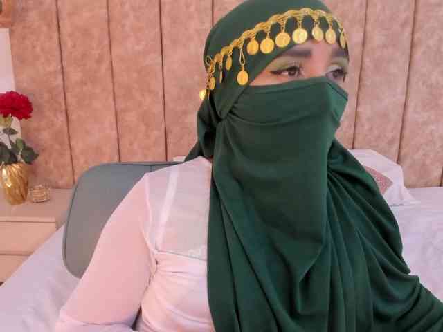 -Alisha webcam
