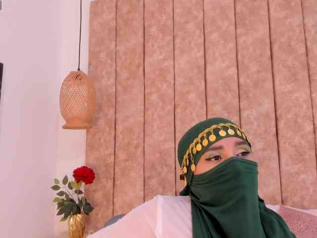 -Alisha webcam