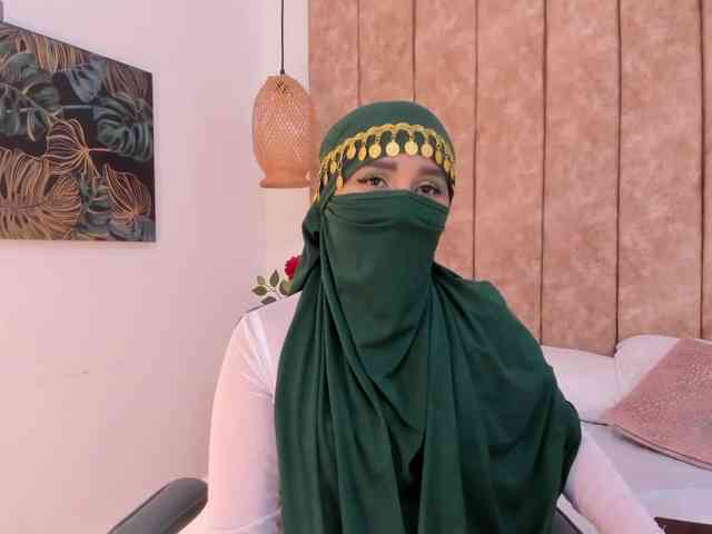 -Alisha webcam