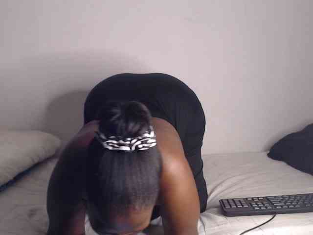 NawtyLezi696 webcam