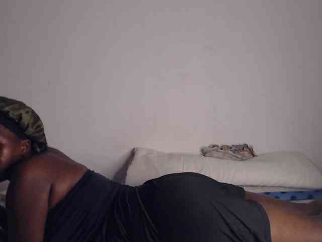 NawtyLezi696 webcam