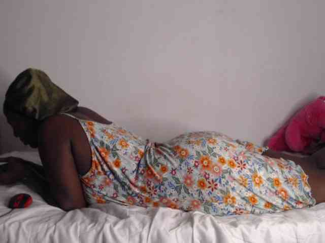 NawtyLezi696 webcam