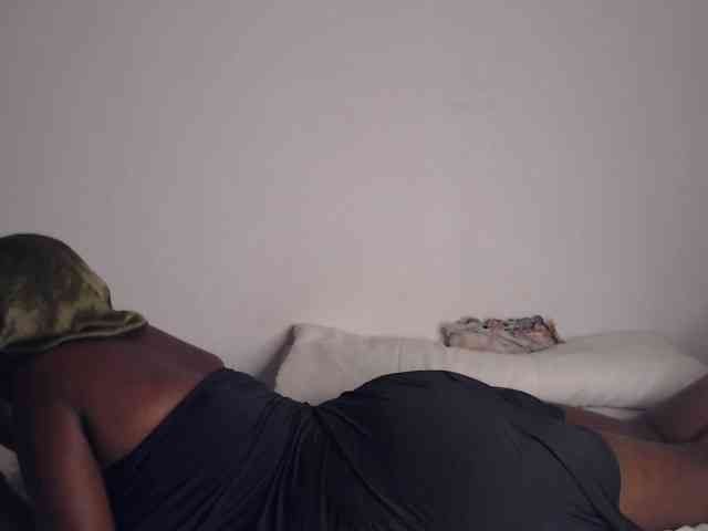 NawtyLezi696 webcam