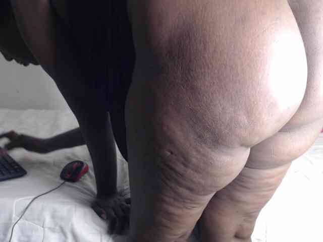 NawtyLezi696 webcam