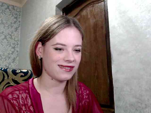DanaXSmile webcam