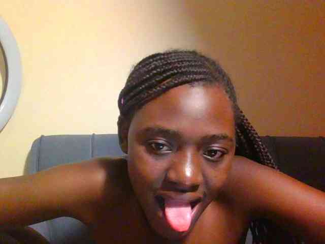 Preetygirl webcam