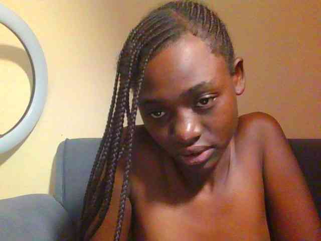 Preetygirl webcam