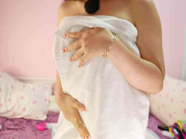 urFilipinaGirl webcam