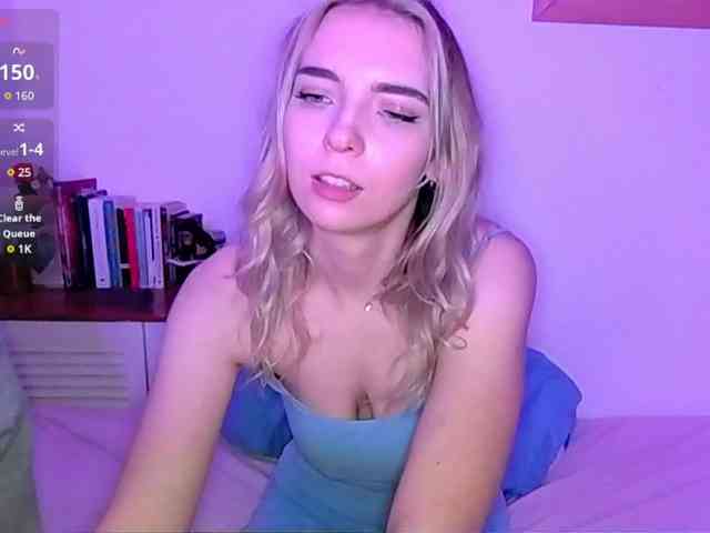 Almondmilka webcam