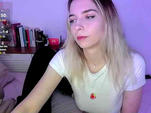 Almondmilka webcam
