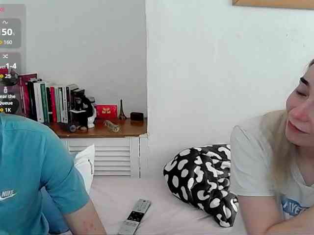 Almondmilka webcam