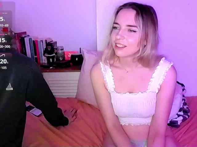 Almondmilka webcam