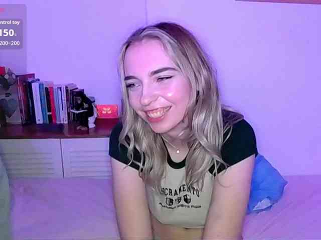 Almondmilka webcam