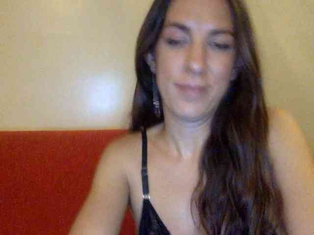 MilfKendra webcam