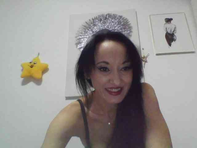 MilfSindy webcam