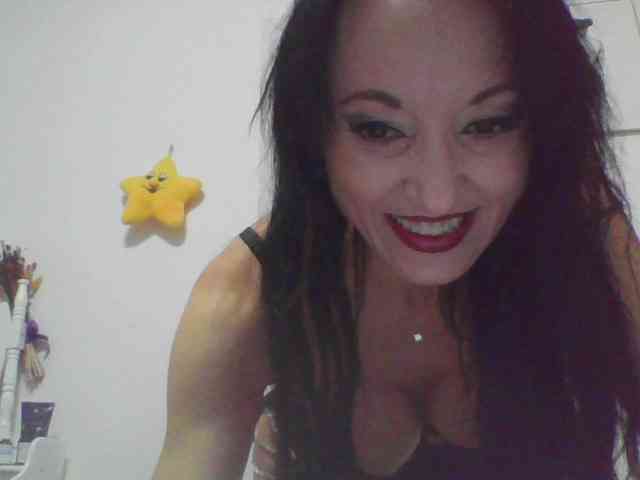 MilfSindy webcam