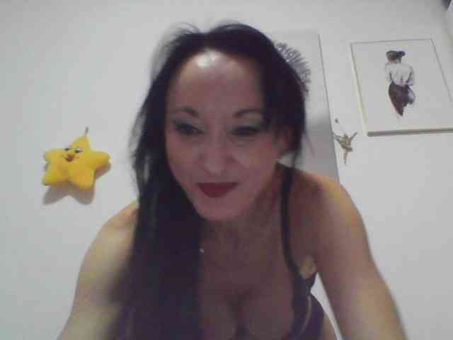 MilfSindy webcam