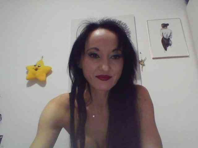 MilfSindy webcam