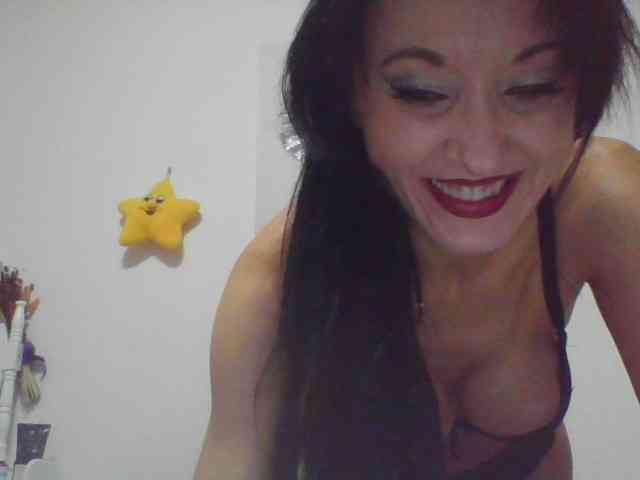 MilfSindy webcam
