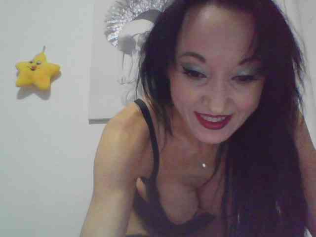 MilfSindy webcam