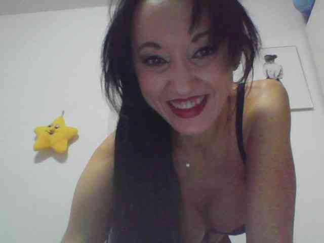 MilfSindy webcam