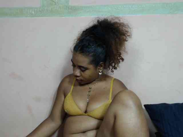 AlineEdena webcam