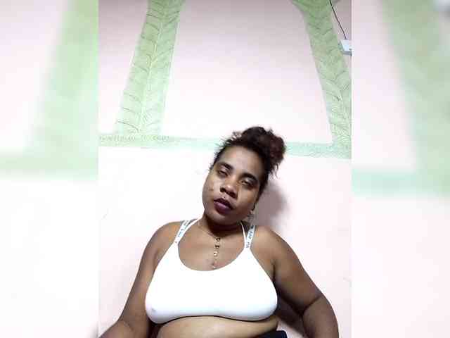 AlineEdena webcam