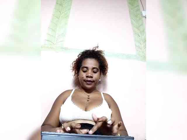 AlineEdena webcam