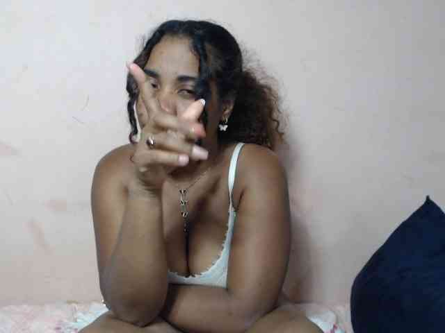 AlineEdena webcam